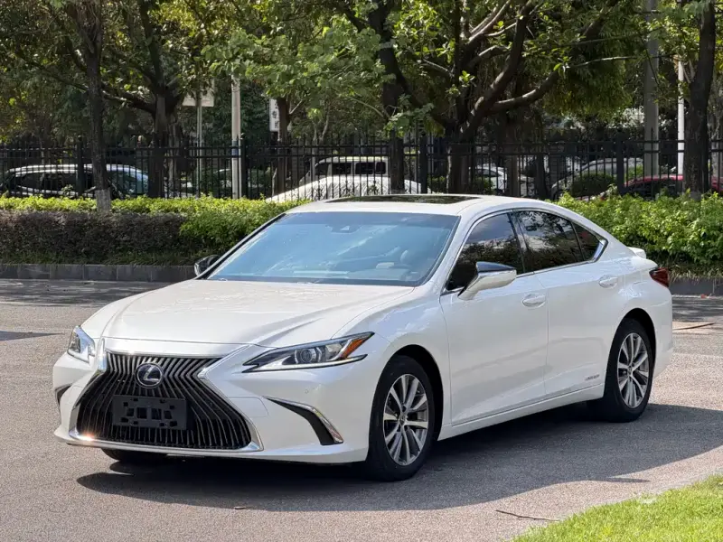 Lexus ES, 2020