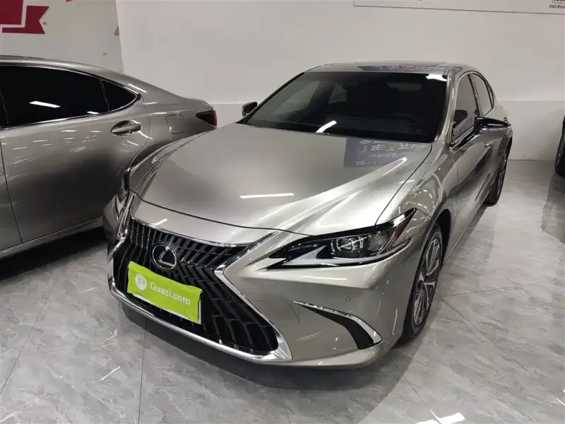 Lexus ES, 2024