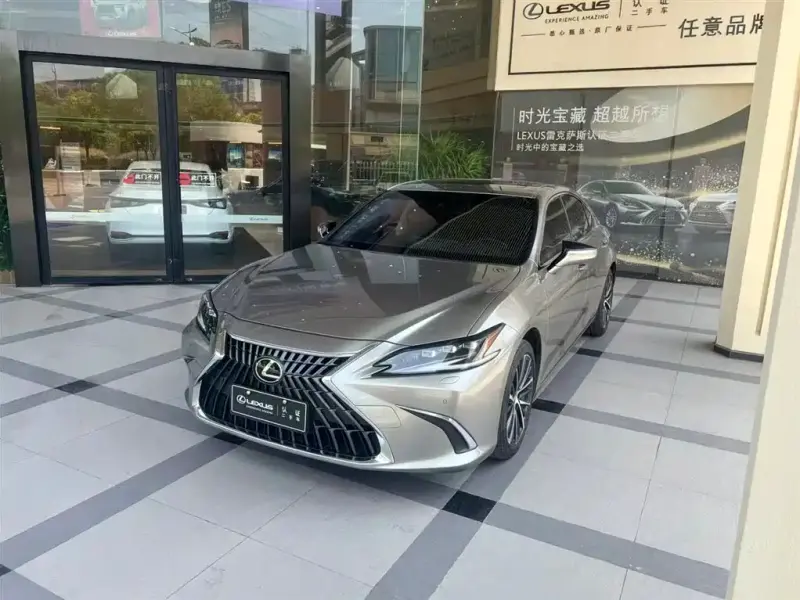 Lexus ES, 2023