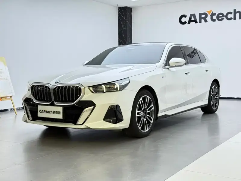BMW 5 Series, 2024