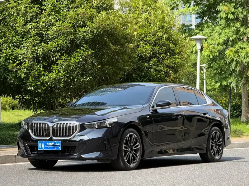BMW 5 Series, 2025