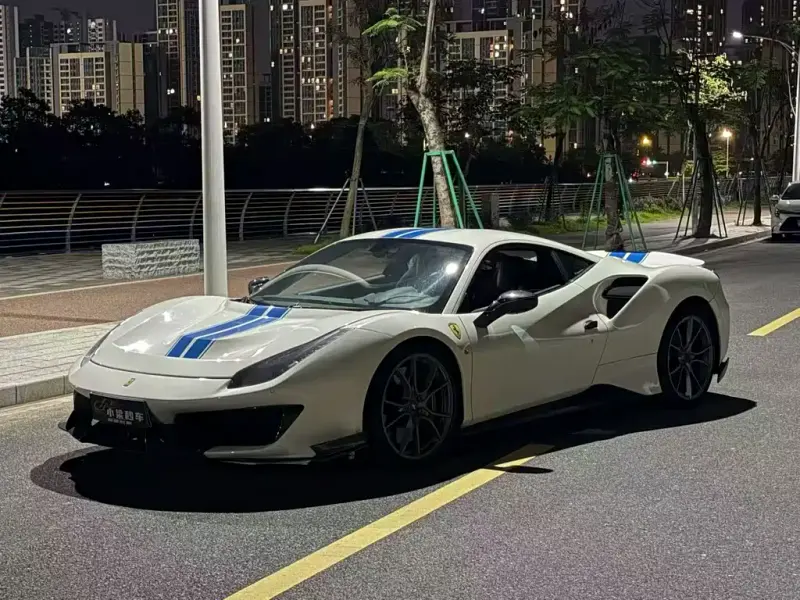 Ferrari 488, 2016