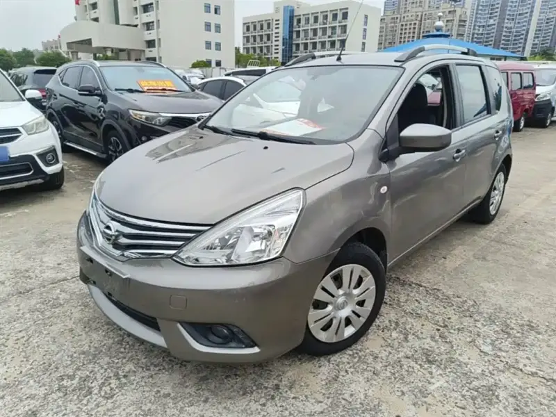 Nissan Livina, 2015