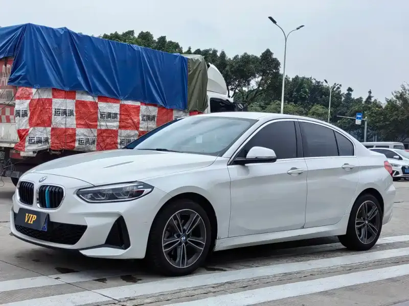 BMW 1 Series, 2022