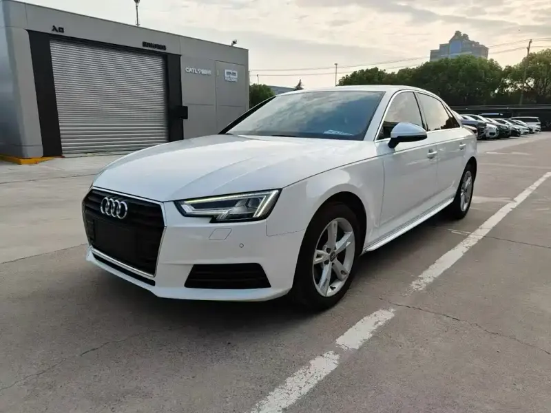 Audi A4L, 2016