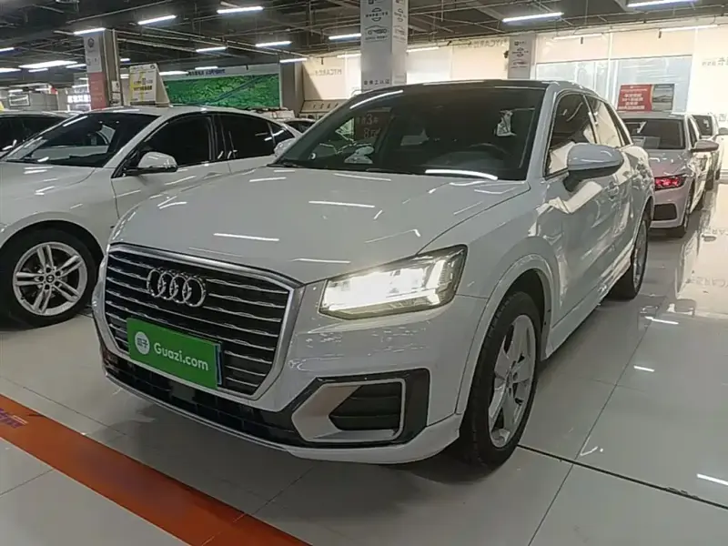 Audi Q2L, 2021