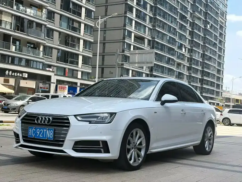 Audi A4L, 2018