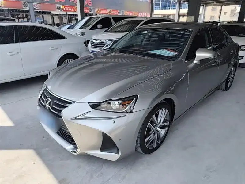 Lexus IS, 2017