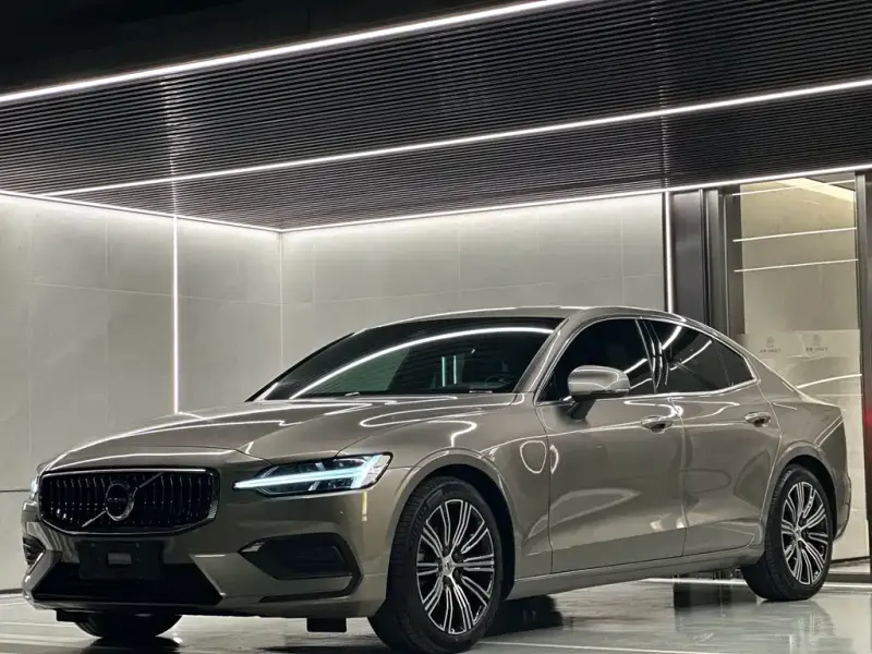 Volvo S60, 2022