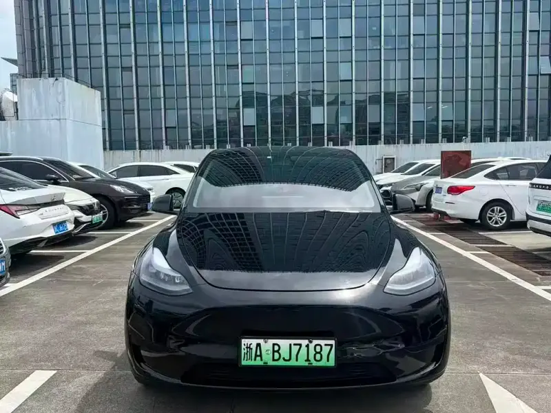 Tesla Model Y, 2023