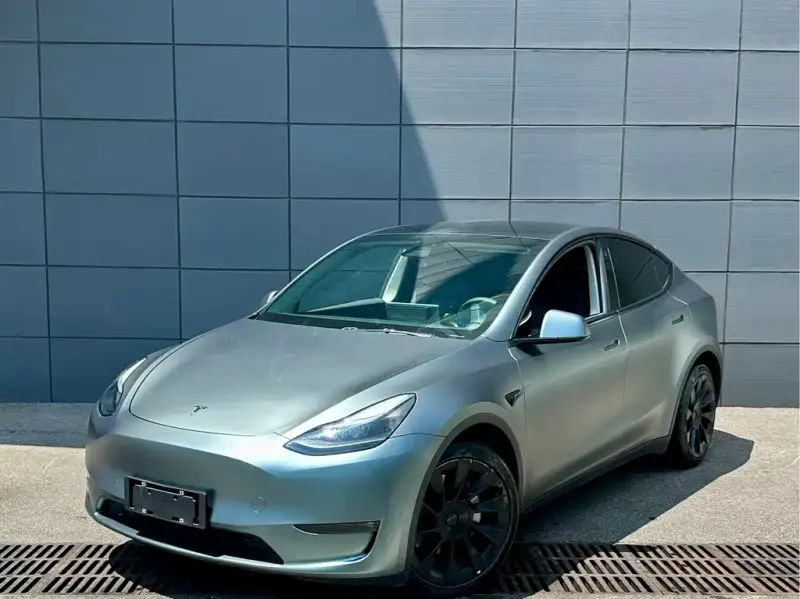 Tesla Model Y, 2021