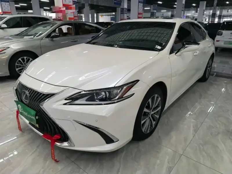 Lexus ES, 2021