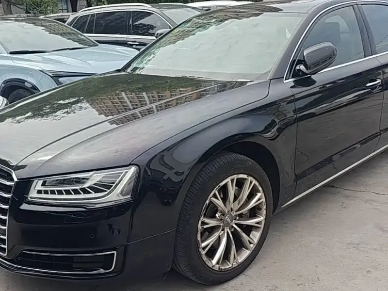 Audi A8, 2015