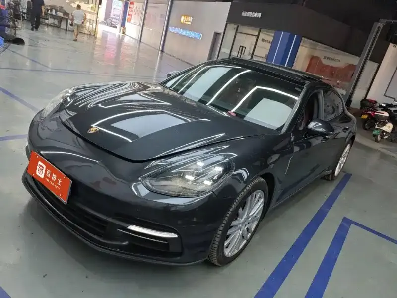 Porsche Panamera, 2018