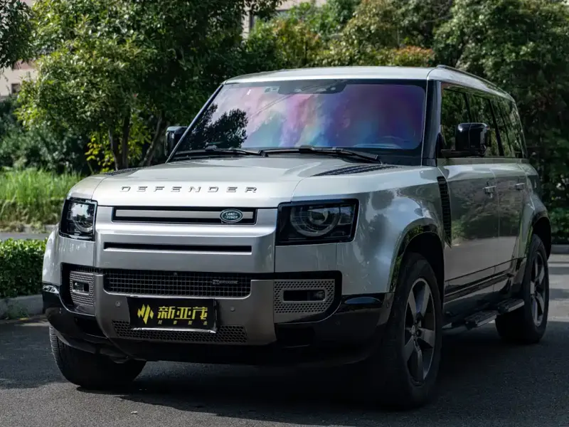Land Rover Defender, 2023