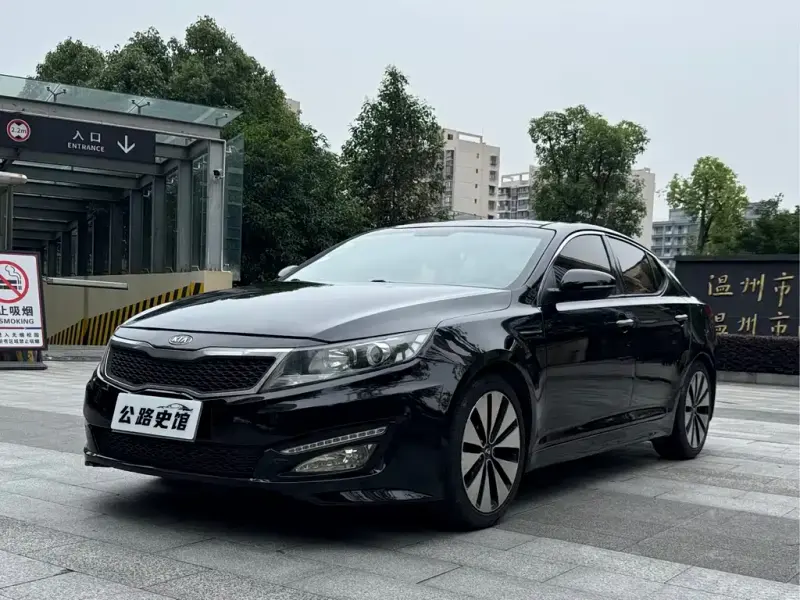 Kia K5, 2011