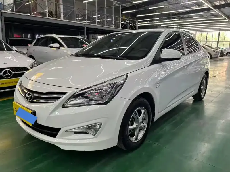 Hyundai Verna, 2015