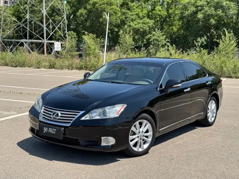 Lexus ES, 2011