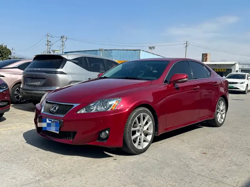 Lexus IS, 2012