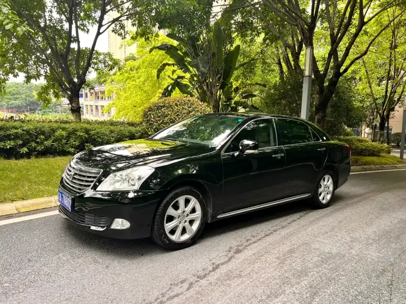 Toyota Crown, 2011