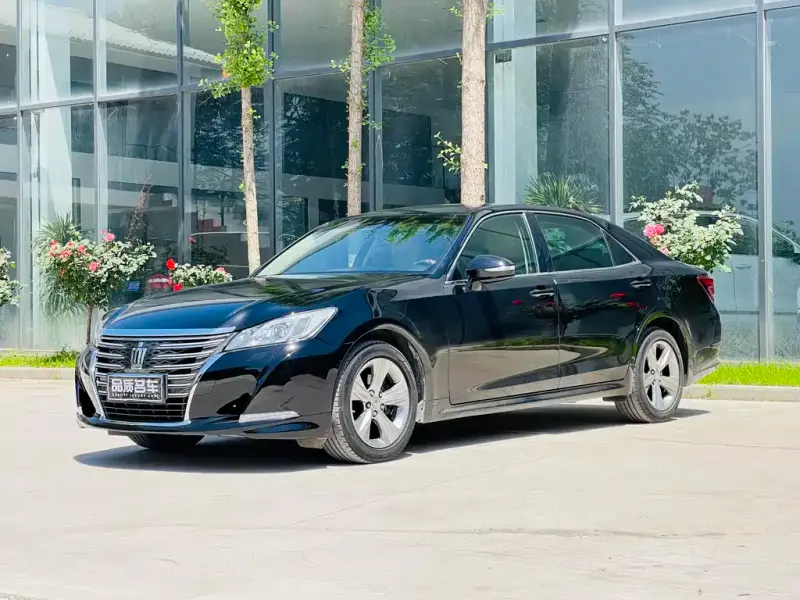 Toyota Crown, 2017