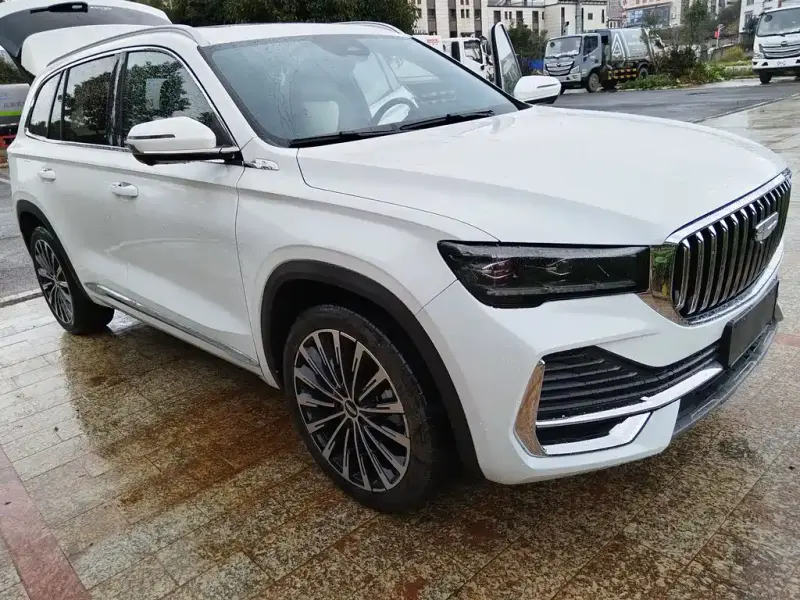 Geely Xingyue L, 2025