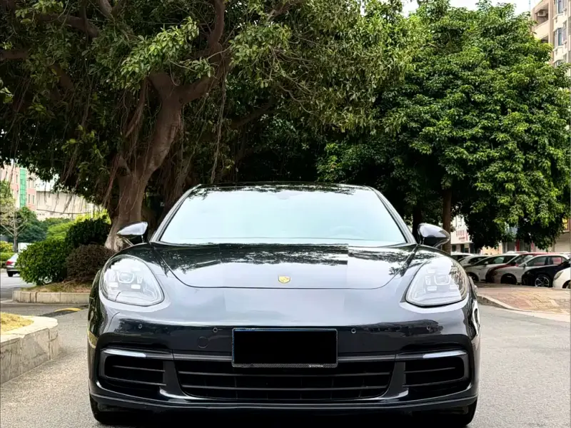 Porsche Panamera, 2019