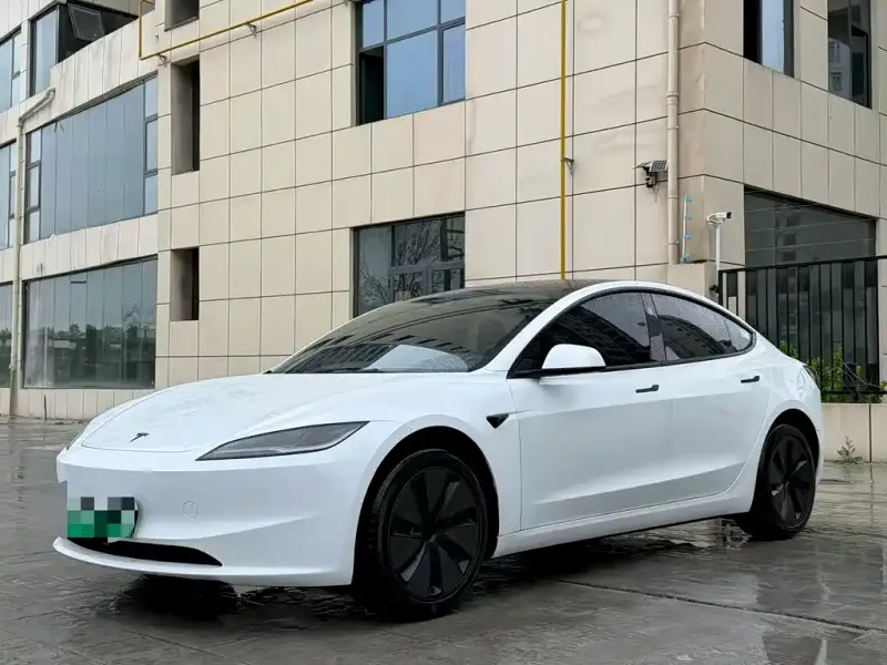 Tesla Model 3, 2026