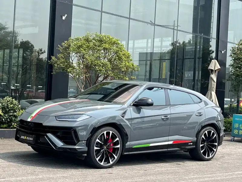 Lamborghini Urus, 2024
