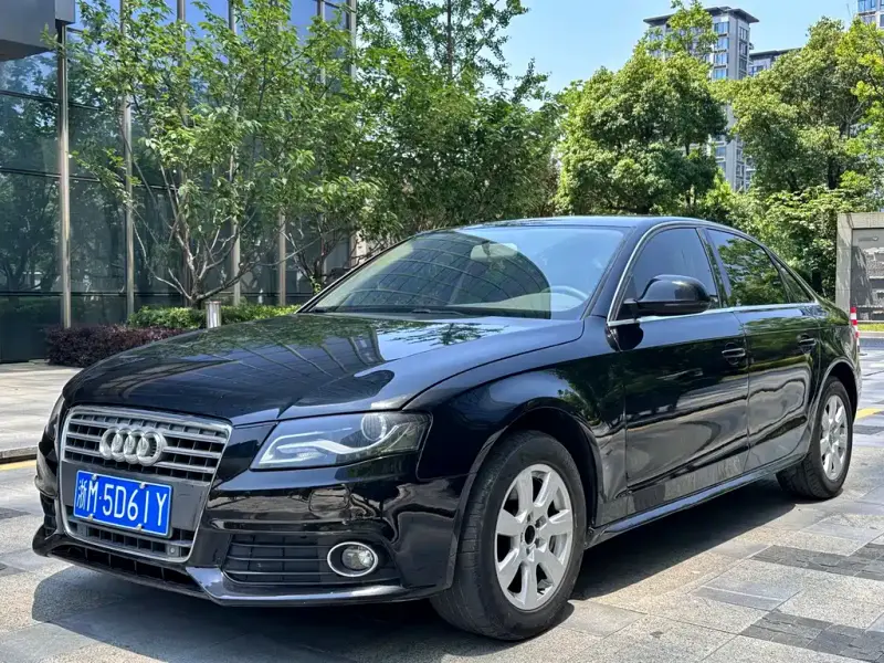 Audi A4L, 2012