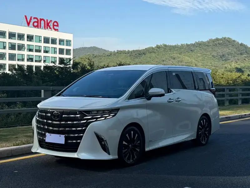 Toyota Alphard, 2024