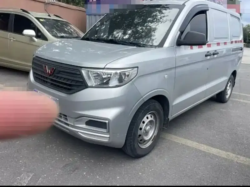 Wuling Hongguang V, 2025