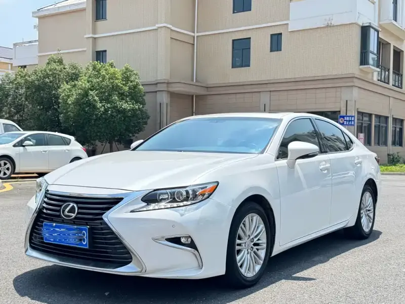 Lexus ES, 2018