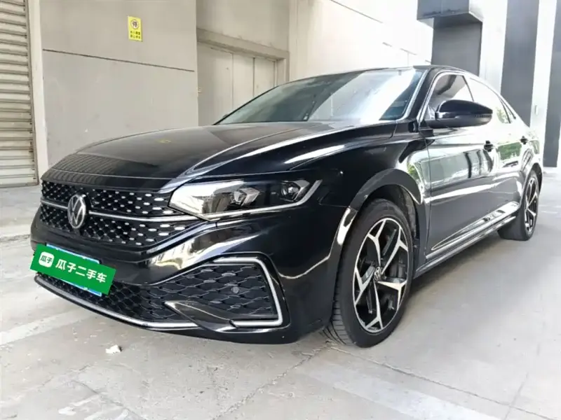 Volkswagen Passat, 2023