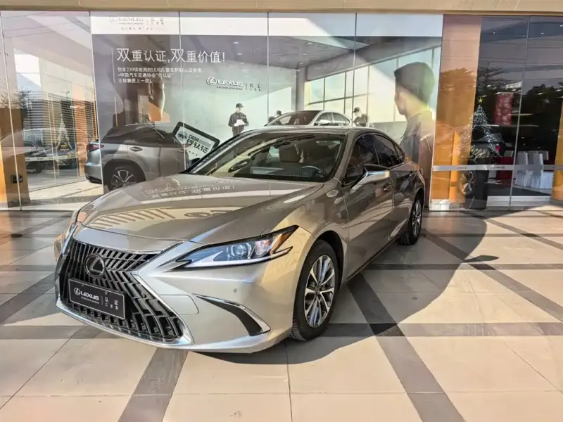 Lexus ES, 2023