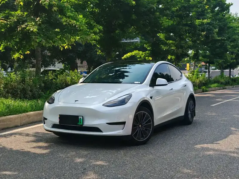 Tesla Model Y, 2023
