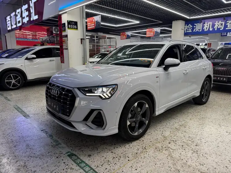Audi Q3, 2022