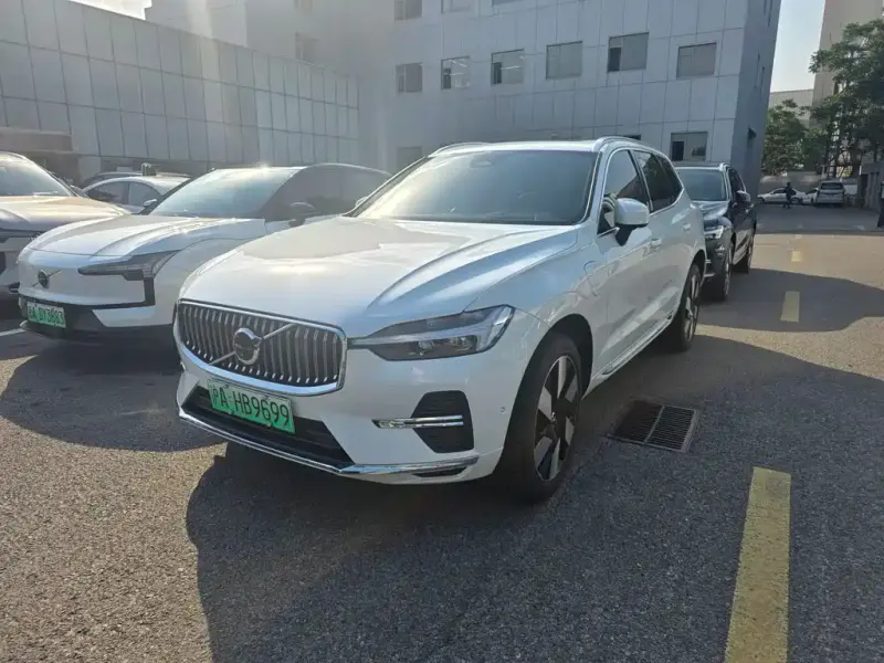 Volvo XC60 PHEV, 2025