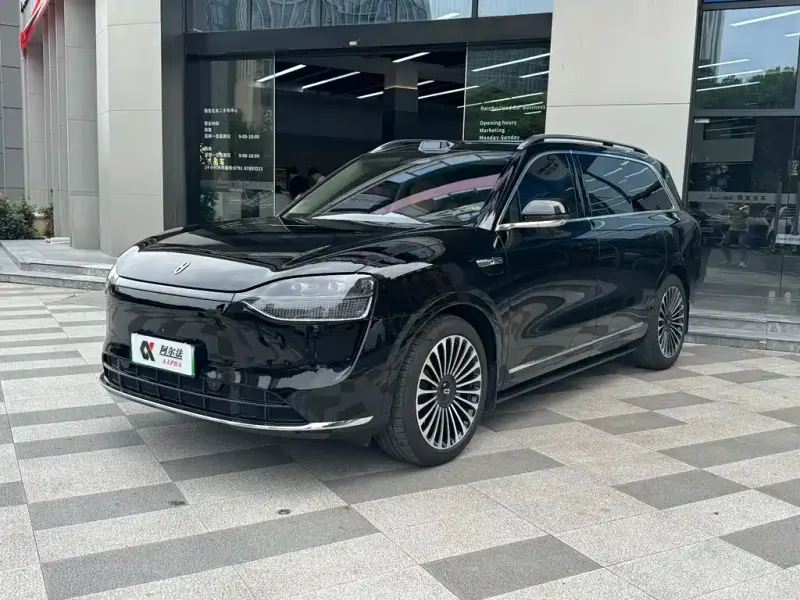 AITO M9, 2025