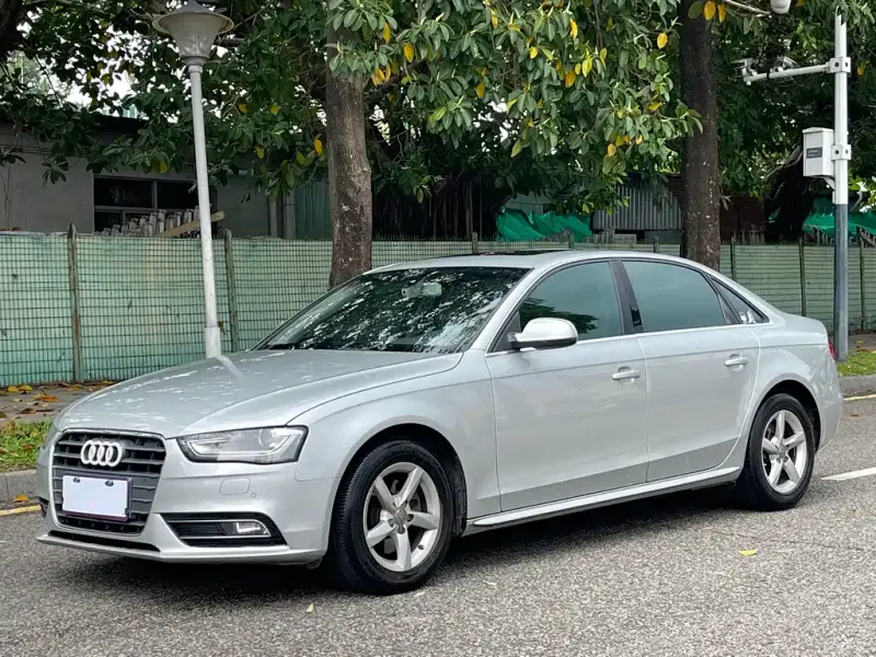 Audi A4L, 2012