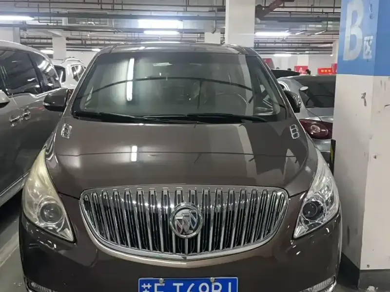 Buick GL8, 2013