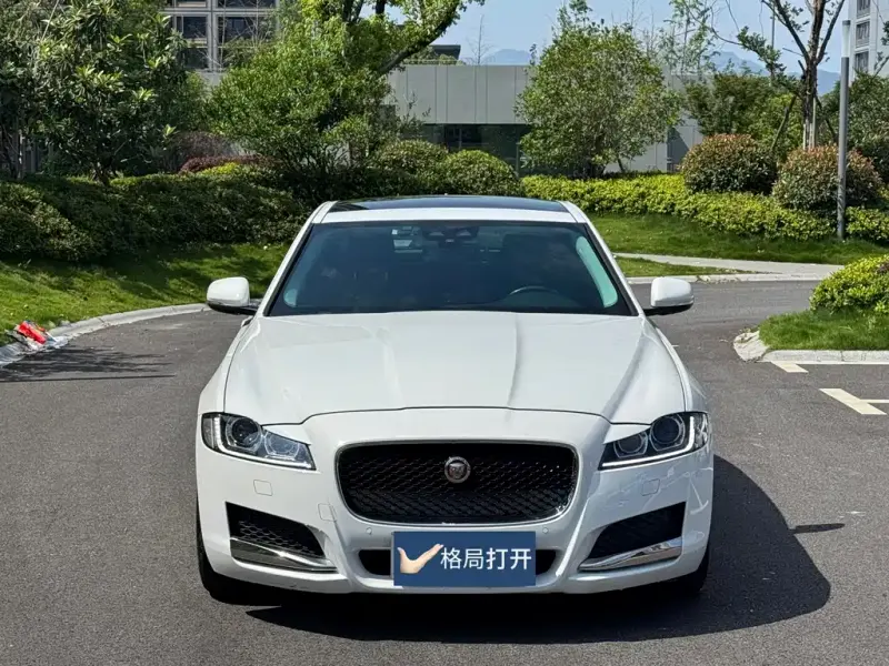 Jaguar XF, 2016
