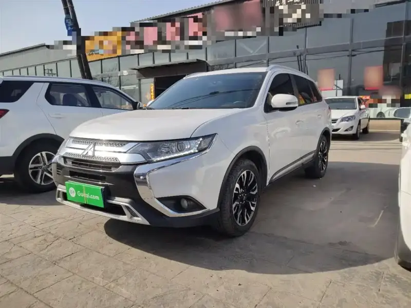 Mitsubishi Outlander, 2020