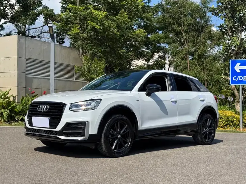 Audi Q2L, 2021