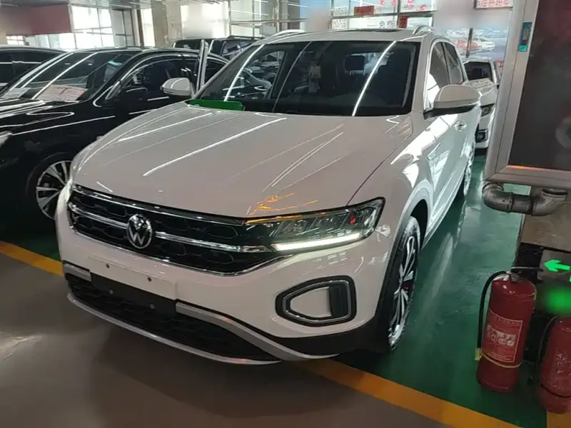 Volkswagen T-Roc, 2024