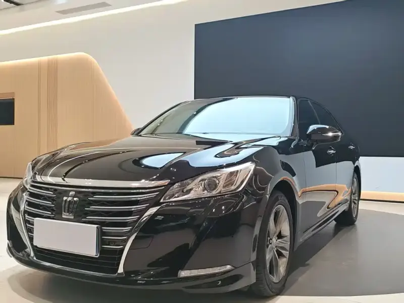 Toyota Crown, 2017