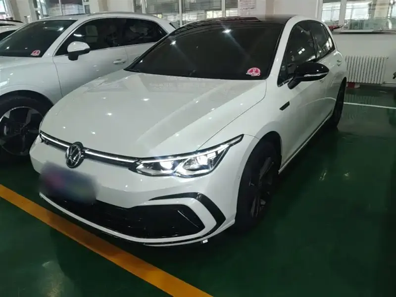 Volkswagen Golf, 2022