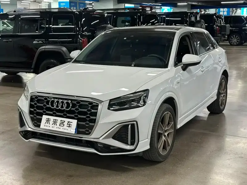 Audi Q2L, 2022