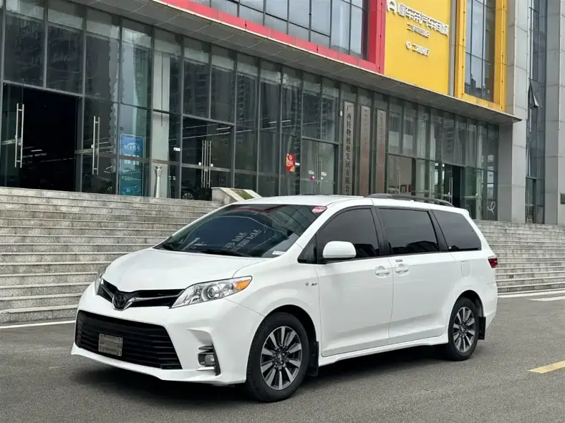 Toyota Sienna, 2018