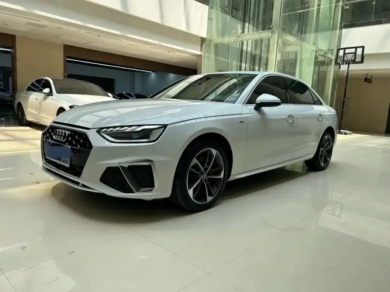 Audi A4L, 2020